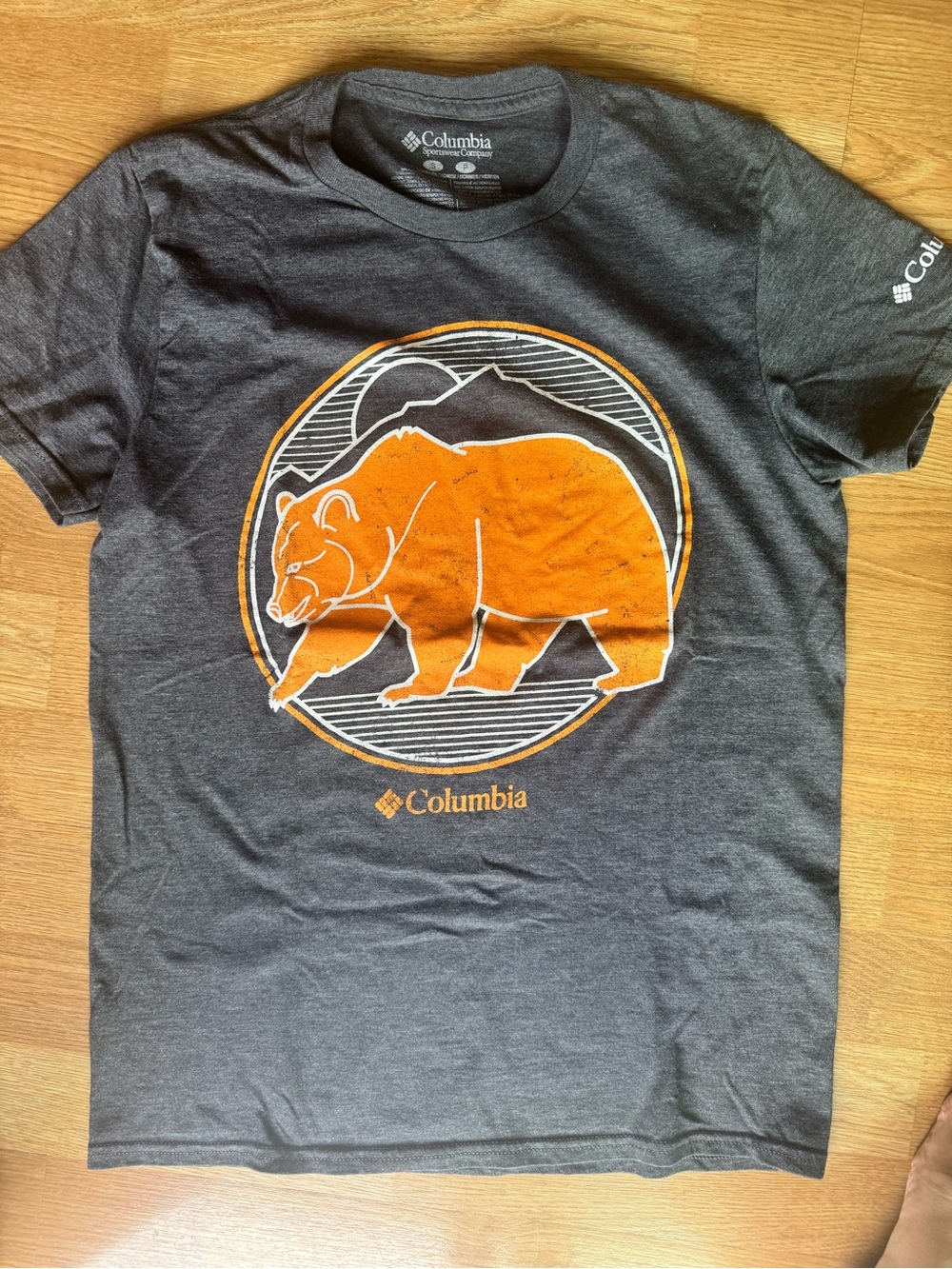 Men’s Columbia vintage t shirt